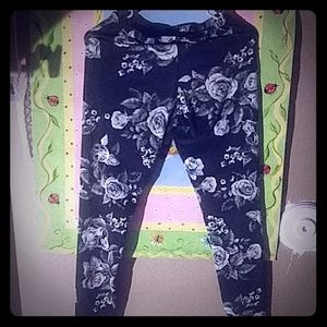 Black and white rose leggings